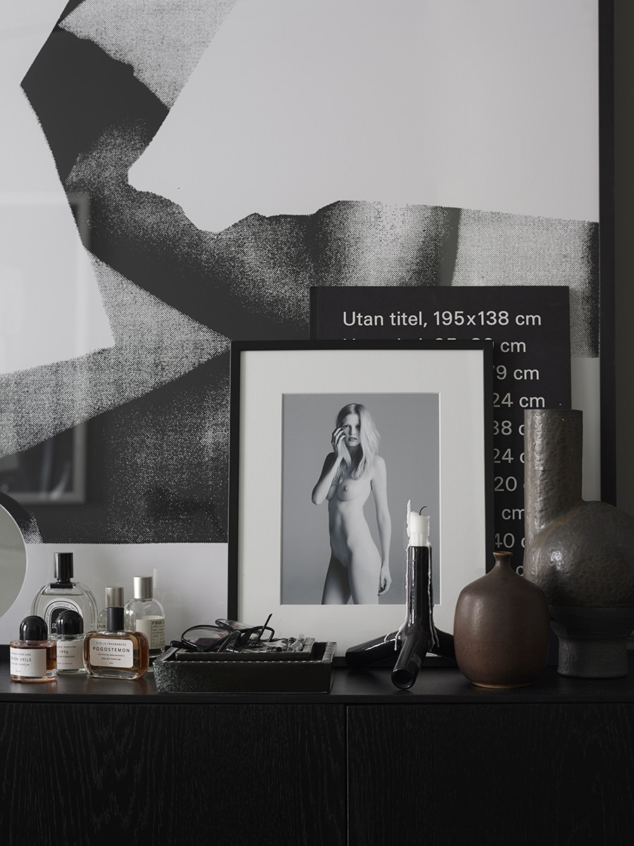 NoMad Luxuries dark and moody Home Tour from interior designer lotta agaton 