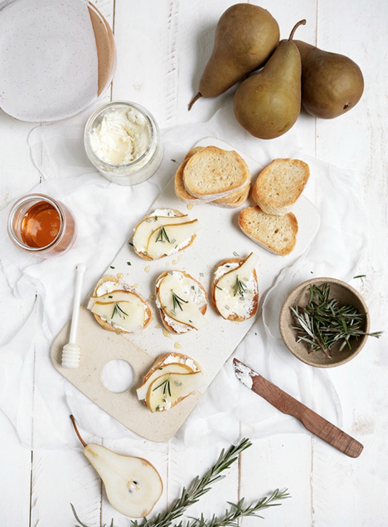 NoMad Luxuries whipped feta, pear and rosemary crositini snack for sunday pairings inspiration