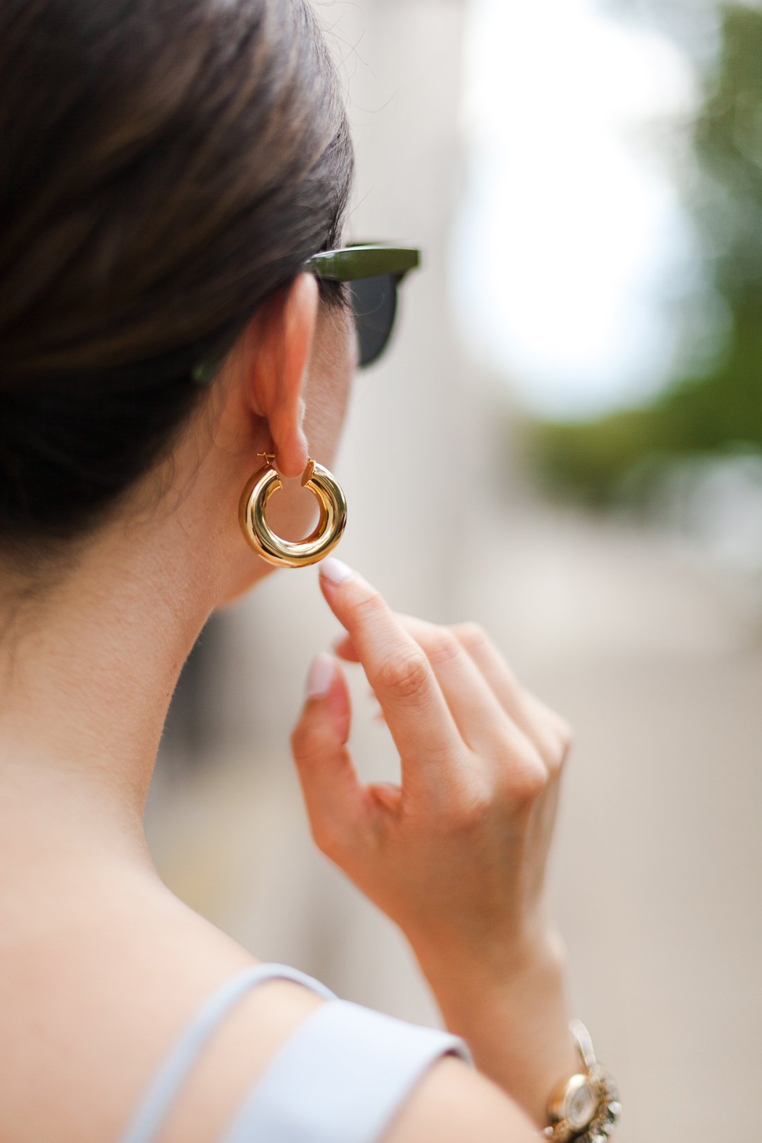 Elevate Your Look: Gold Hoop Earrings - Nomad Luxuries