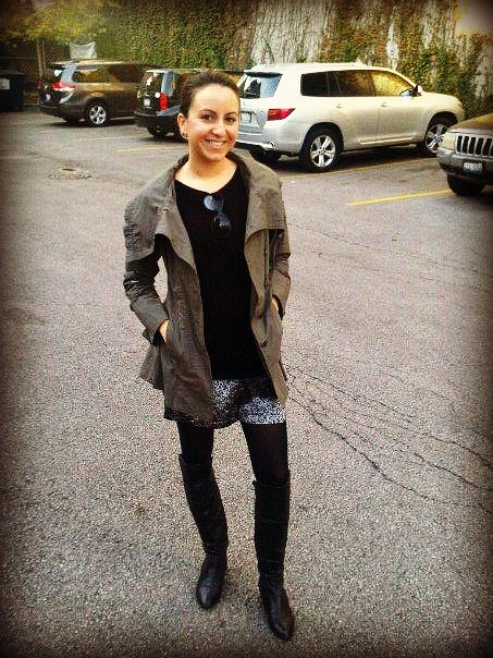 Nomad Luxuries photo of Yana's outfit of the day with a military green jacket and leopard print. 