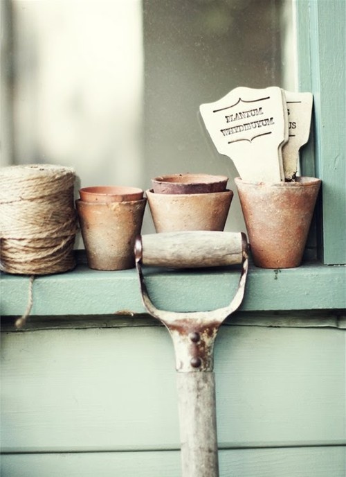 Nomad Luxuries image displaying perfect ceramic planter for potting.